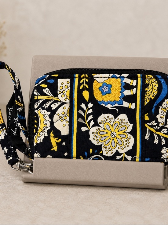 Vera Bradley Handbags - Retired Vera Bradley Ellie Blue Elephant Phone Case
